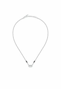 Collana in argento con pendente rettangolare decorato con pietre trasparenti, dettagli neri sui collegamenti, design elegante e lunghezza regolabile.