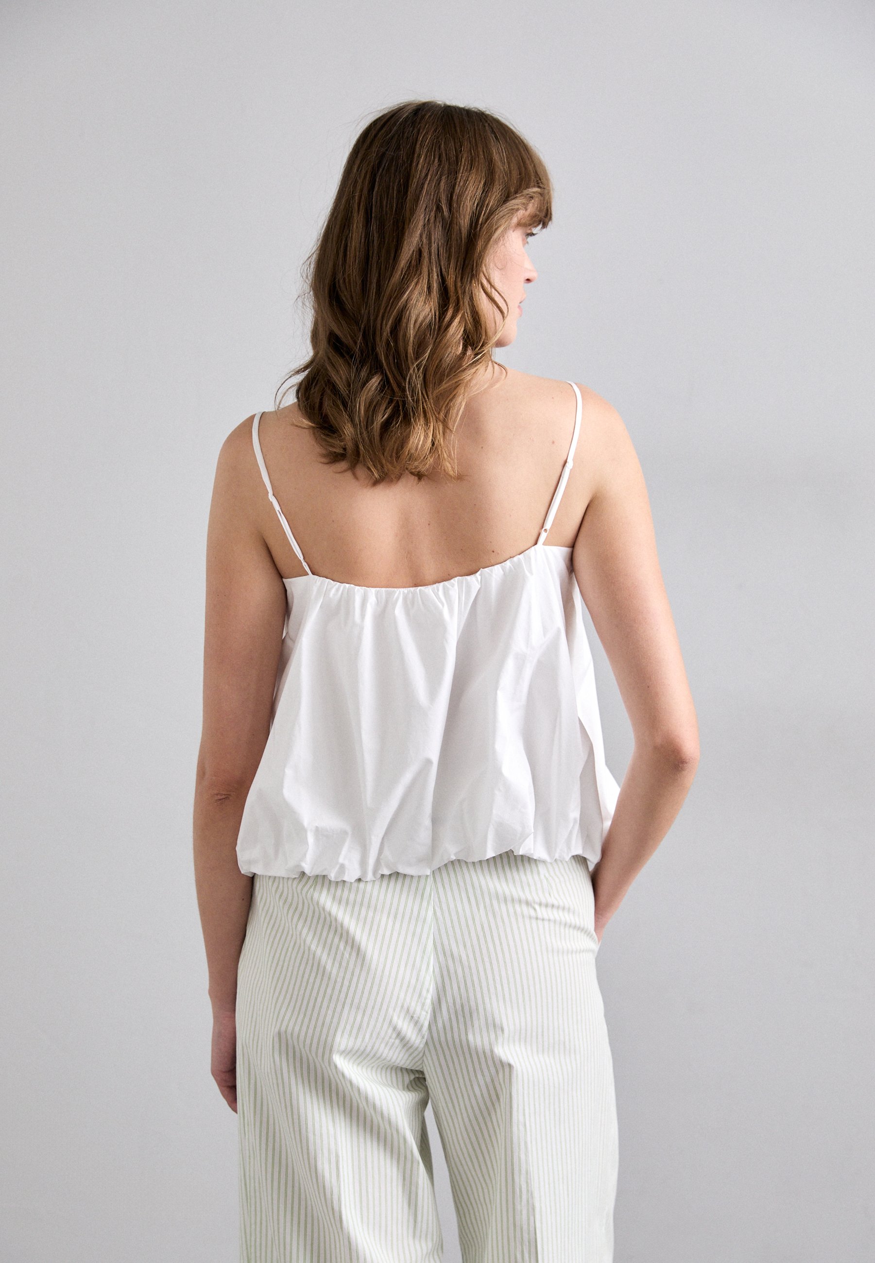 売れ筋商品|||バイマレンバーガー シャツ レディース トップス MIA - Top - pure white By Malene Birger Mia Top in Pure White | FWRD