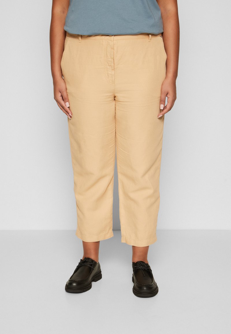 Tommy Hilfiger Curve - SLIM STRAIGHT - Stoffhose - harvest wheat, Vergrößern