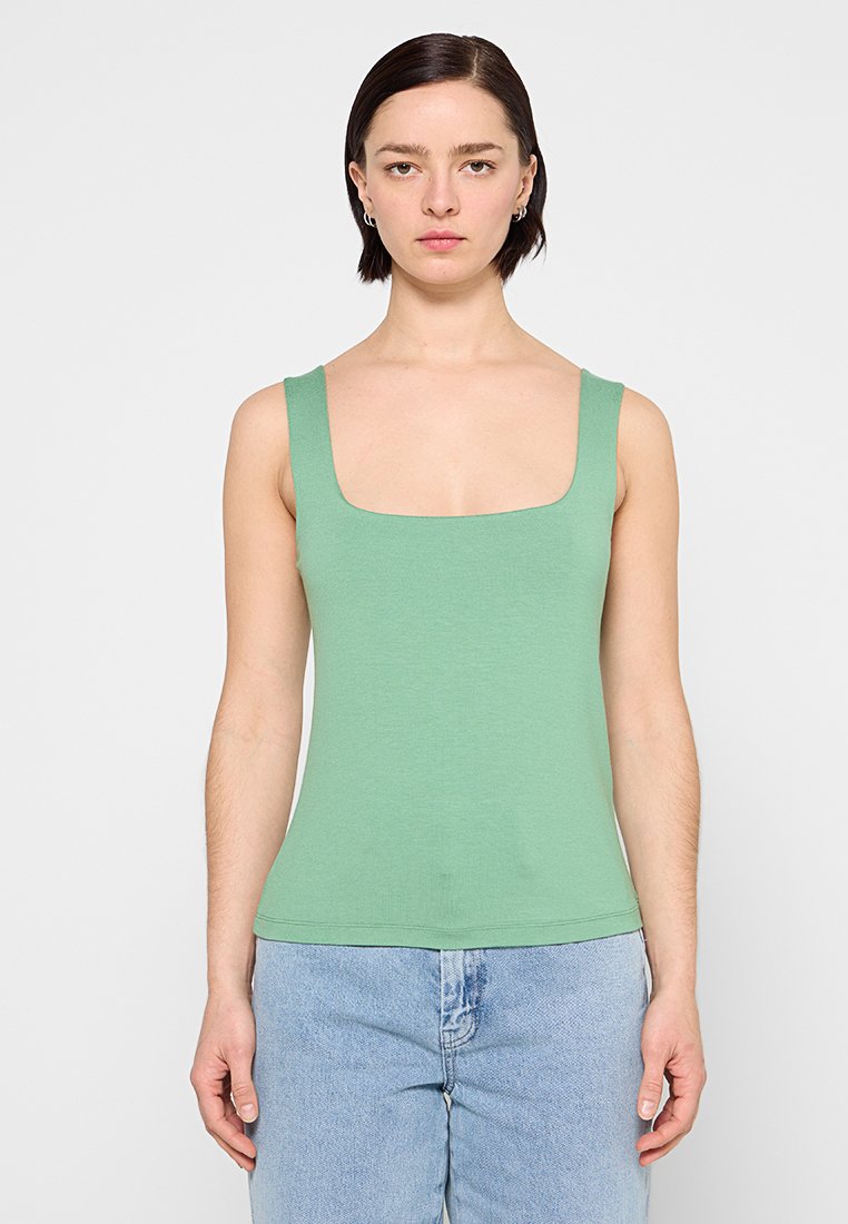 RIANI Top olijfgroen