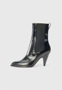 Bottines à talons hauts - black