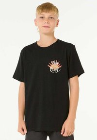 T-shirt en coton noir avec un design graphique coloré sur la poitrine, à manches courtes et avec un col rond.