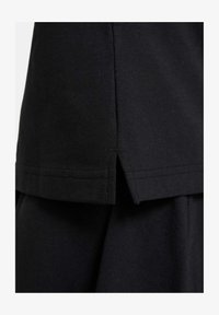 Selezionato, black flat pewter