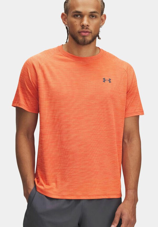 TECH TEXTURED - Basic T-shirt - orange fire