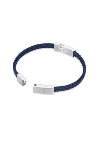 Bracelet en cuir tressé marine avec des accessoires en métal argenté et un design de fermoir minimaliste et sécurisé pour un port facile.