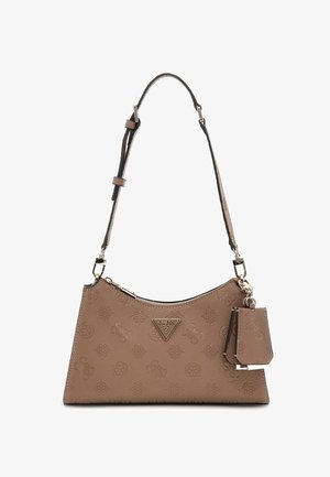 Borsa a mano in pelle marrone con motivo del logo inciso, tracolla regolabile, logo Guess in metallo triangolare e piccola pochette attaccata con chiusura a zip.