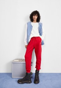 Jordan Jogginghose - gym red