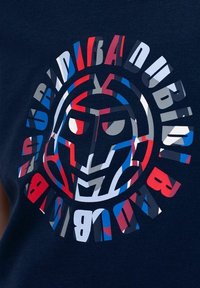 BIDI BADU NEW YORK CHILL  - Camiseta estampada - dark blue rot blau