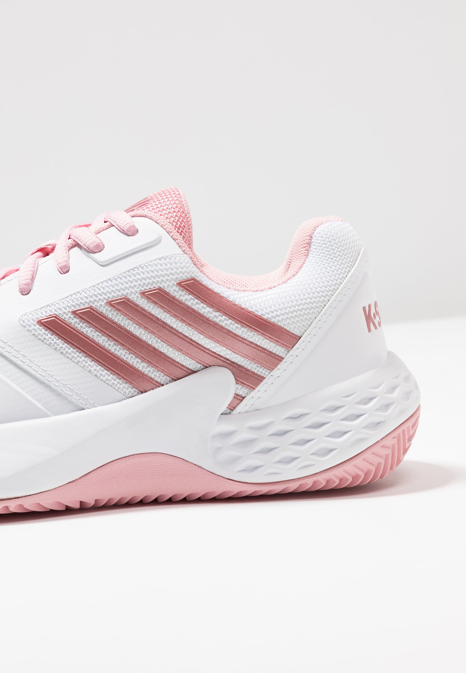 K SWISS AERO COURT HB Clay court tennissko whitecoral K SWISS AERO COURT HB Clay court tennissko whiteblack