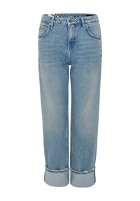 Jeans de mezclilla azul claro con un ajuste relajado, bajos doblados, cinco bolsillos y cierre de botón. La tela tiene una textura suave y desgastada.