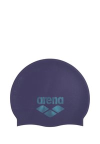 Lilla silikone svømmehætte med en glat tekstur, der har "arena" logoet i blå og et diamantmønster til greb.