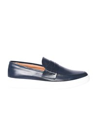 Scarpa slip-on in pelle blu navy con finitura liscia, suola in gomma bianca, cuciture decorative e design a punta arrotondata.