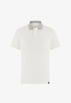 Polo blanc à manches courtes avec col gris clair et patte de boutonnage à deux boutons, comprenant une petite étiquette logo noire à l’ourlet.