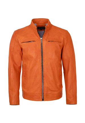 Orange Lederjacke mit Stehkragen, Frontreißverschluss, zwei Reißverschlusstaschen auf der Brust und einer glatten Textur.