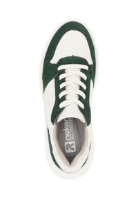 White sneaker with dark green suede accents, cream laces, and a textured rubber sole. Features a cushioned insole with logo print.