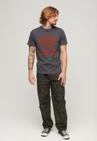 Superdry & Co WORKWEAR FLOCK GRAPHIC  - Camiseta estampada - granite grey marl