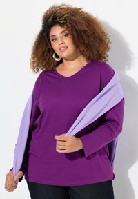 Ulla Popken GROSSE GRÖSSEN BASIC-V LANGARM  - Langarmshirt - classic dark purple
