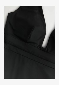Non sélectionné, black