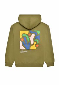 Olivenfarvet hoodie med et farverigt abstrakt design, der viser gule, blå, pink, grønne og røde former på ryggen. Materialet er en bomuldsblanding.