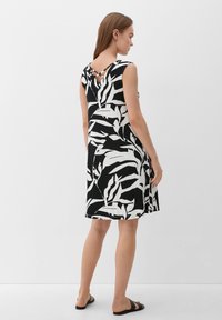 s.Oliver Sukienka z dżerseju