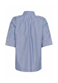 Blå kortärmad skjorta med vertikala vita ränder, krage och detaljer med samlad baksida. Slätt tyg, avslappnad passform, mittlängdsdesign.