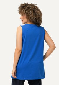 Ulla Popken LONG  CARREE-AUSSCHNITT ÄRMELLOS - Top - blue