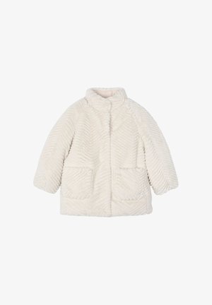 Abrigo de piel sintética color crema con textura de espiga, cuello alto, mangas largas y dos bolsillos delanteros.