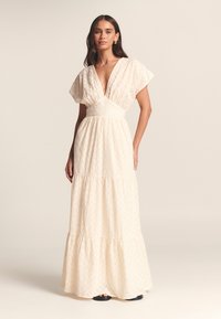 ST MRLO Robe longue - cream
