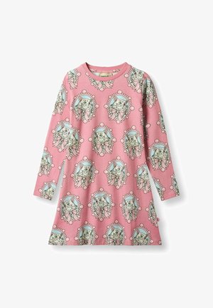 Langes rosa Kleid mit langen Ärmeln, das ein wiederholtes Katzenmotiv in ovalen Rahmen zeigt, verziert mit perlenähnlichen Akzenten und Bändern. Weiches Baumwollmaterial.