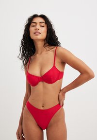 NA-KD Haut de bikini - red