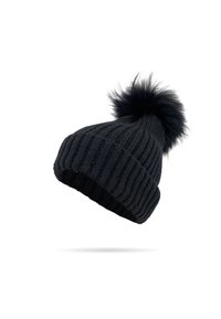 Berretto lavorato a maglia nero con una texture a costine e un pompon in pelliccia sintetica in cima. Presenta una vestibilità aderente per calore e comfort.