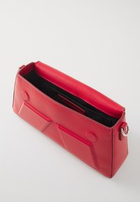 KARL LAGERFELD IKON SOFT - Cross body bag - klassic red