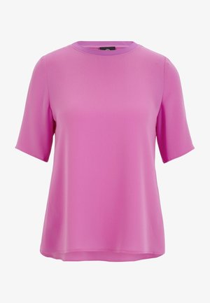 Blouse courte rose vif à manches courtes, avec un col rond et un ourlet droit.
