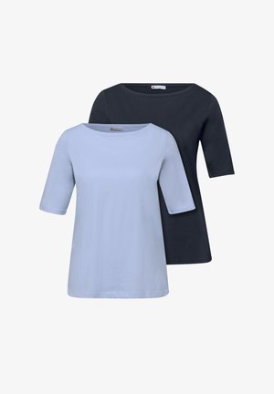 Zwei einfarbige Halbarm-Oberteile, eines vorne hellblau und eines hinten schwarz, beide mit Rundhalsausschnitt und Street One Etiketten.