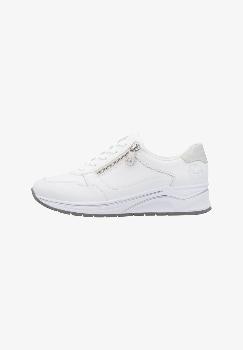 Weiße Sportschuhe mit einem glatten Lederoberteil, runder Zehenform, schnürbarem Vorderteil, seitlichem Reißverschluss und einer strukturierten grauen Sohle.