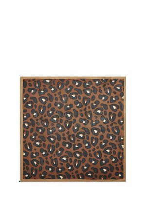 Tissu carré avec un motif léopard dans des tons marron, noir et beige, présenté à plat sur un fond blanc.