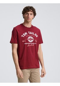 TOM TAILOR LOGO TEE - Camiseta estampada - burned cordovan red