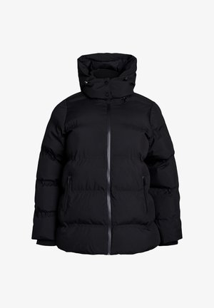 Czarna kurtka puchowa z wysokim kołnierzem, zamek z przodu i dwiema kieszeniami zapinanymi na zamek z boku. Wykonana z gładkiego, śliskiego materiału z poziomymi przeszyciami.