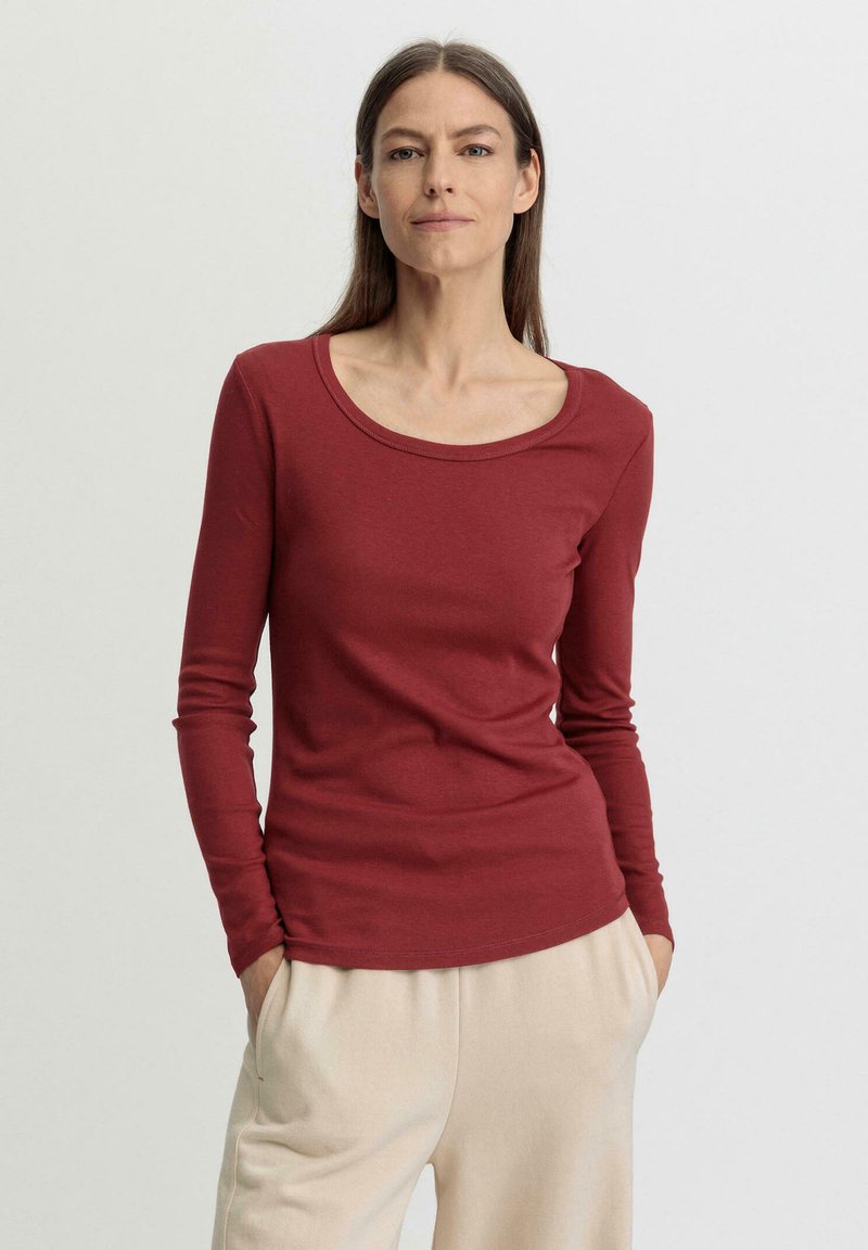 hessnatur SLIM - Langarmshirt - dunkelrot