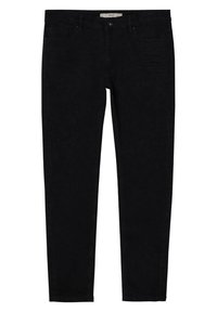 Vaqueros de mezclilla negra con corte ajustado, con cintura de tiro medio, cinco bolsillos, cierre de botón y un ligero desgastado en la tela.