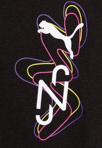 Puma NEYMAR JR CREATIVITY GRAPHIC TEE UNISEX - Print T-shirt - black/fluo yellow