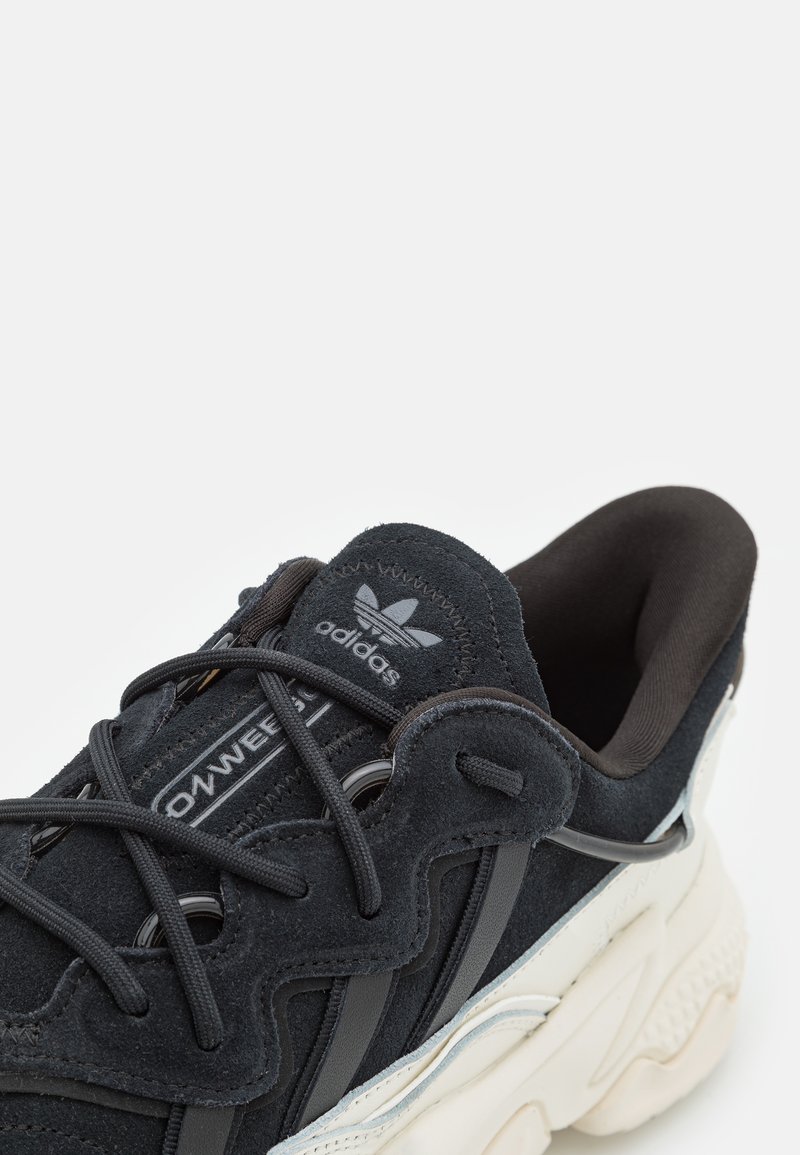 adidas Originals OZWEEGO Sneakers basse core black/off-white