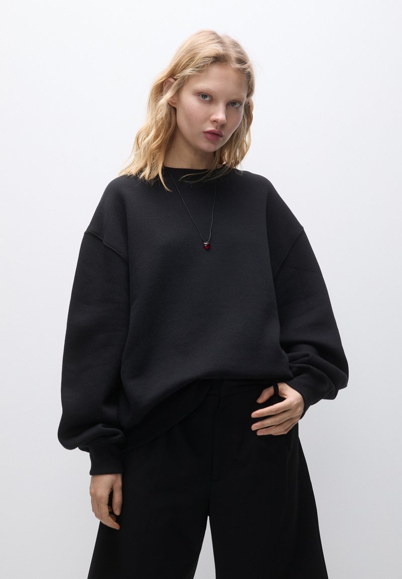 PULL&BEAR - OVERSIZE - Sweatshirt - black, Forstør