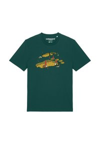Donkergroene katoenen T-shirt met een kleurrijke afbeelding van gnooms en een zandbak. Ronde halsontwerp, standaard korte mouwen en een gladde textuur.
