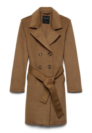 Manteau en mélange de laine marron avec un design croisé, large col, taille ceinturée et deux poches avant. Texture lisse et coupe ajustée.