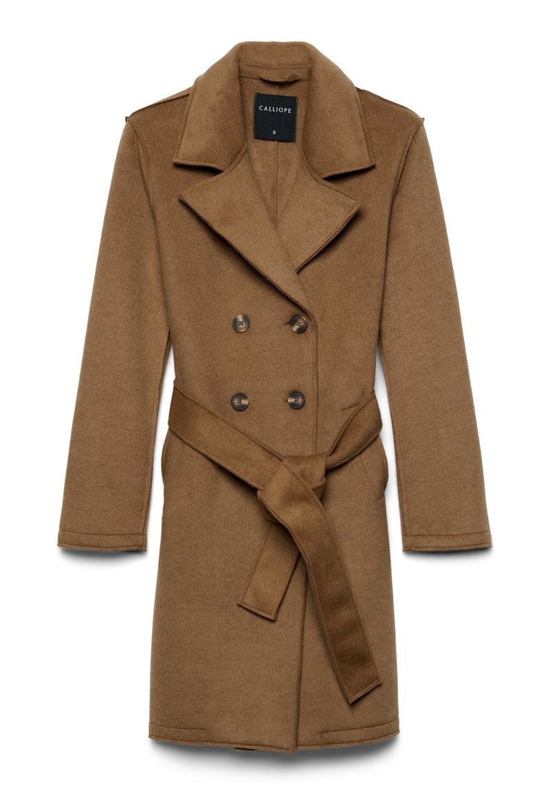 Cappotto in misto lana marrone con design doppiopetto, ampio colletto, vita con cintura e due tasche frontali. Tessuto liscio e vestibilità su misura.