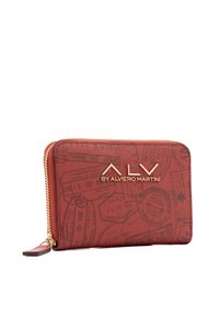 Portafoglio rosso con chiusura a zip, caratterizzato da un motivo testurizzato di timbri di viaggio. Lettere del logo in oro ben visibili sul fronte.