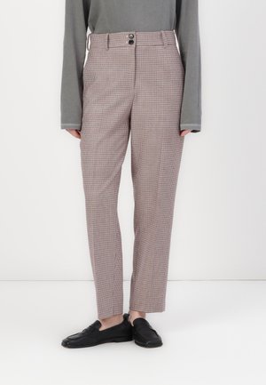Checkered beige trousers with a tailored fit, high waist, two-button closure, and straight legs, paired with black slip-on shoes.