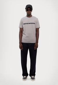 Emporio Armani - T-shirt z nadrukiem