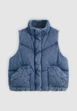Gilet en denim matelassé avec un col montant, deux poches avant et un motif de diamants cousu. Présente des boutons-pression et une coupe décontractée dans une couleur bleu foncé.
